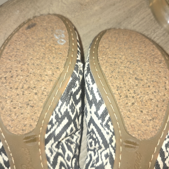 Lucky Brand Ikat Pattern Flats - Picture 5 of 5